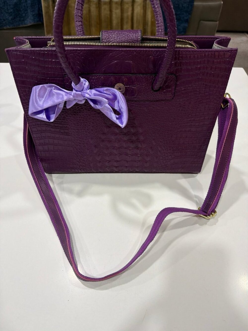 An exquisite crocodile-pattern genuine leather satchel handbag - Picture 4 of 9